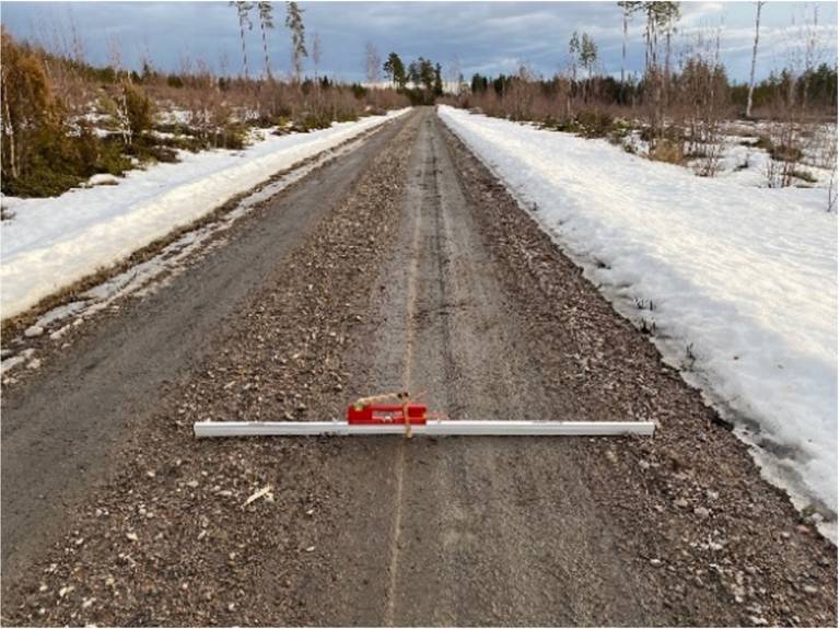 samma väg 500 meter längre fram - endast 2 cm spårdjup